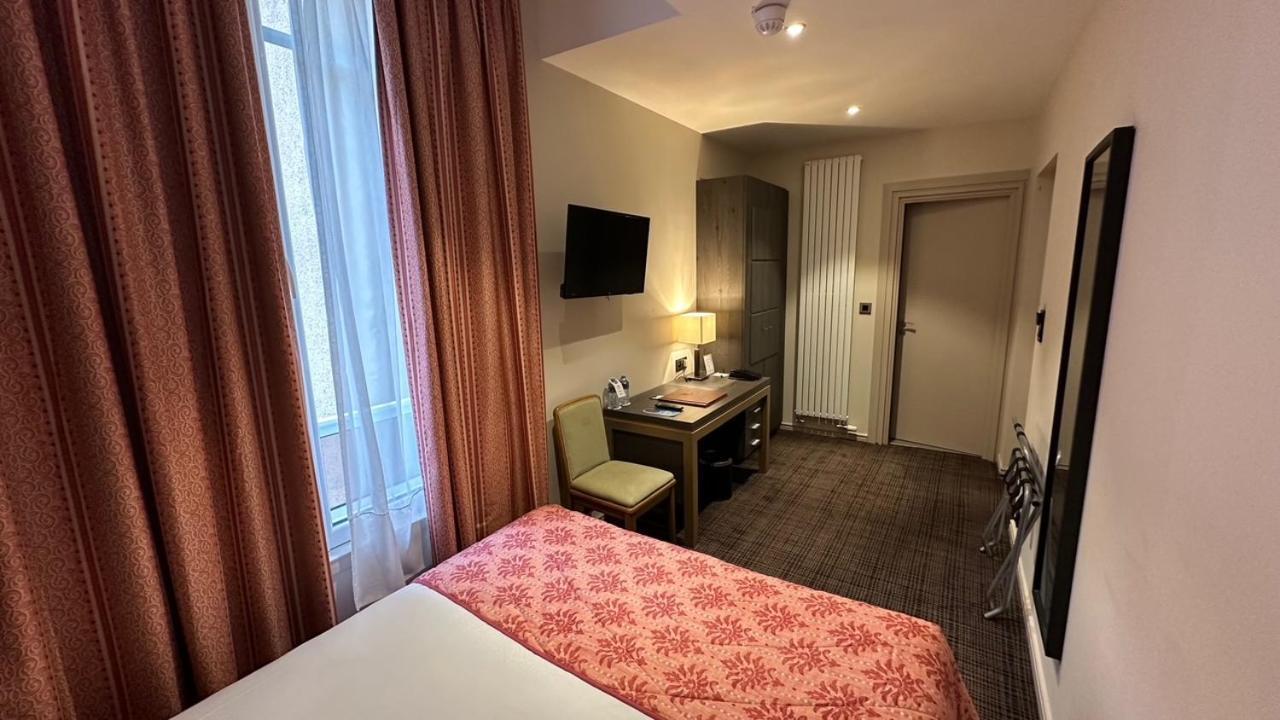 Bristol Hotel 3*