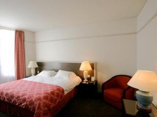 Bristol Hotel 3*